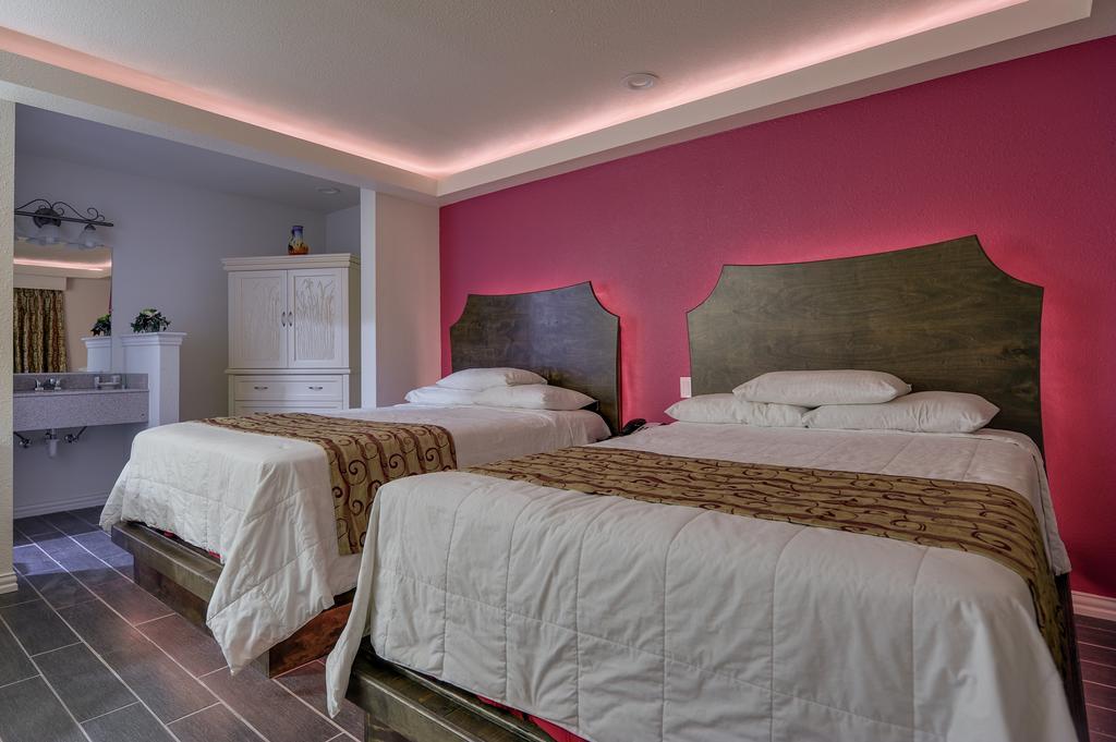 Romantic Inn & Suites Dallas Room photo